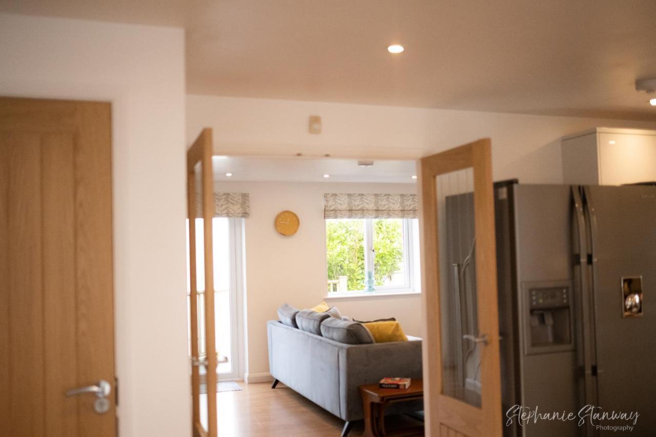 The Lookout, Modern Home From Home, Sleeps 5, With Private Parking & Outside Terrace St Ives  Exterior photo