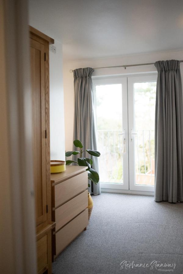 The Lookout, Modern Home From Home, Sleeps 5, With Private Parking & Outside Terrace St Ives  Exterior photo